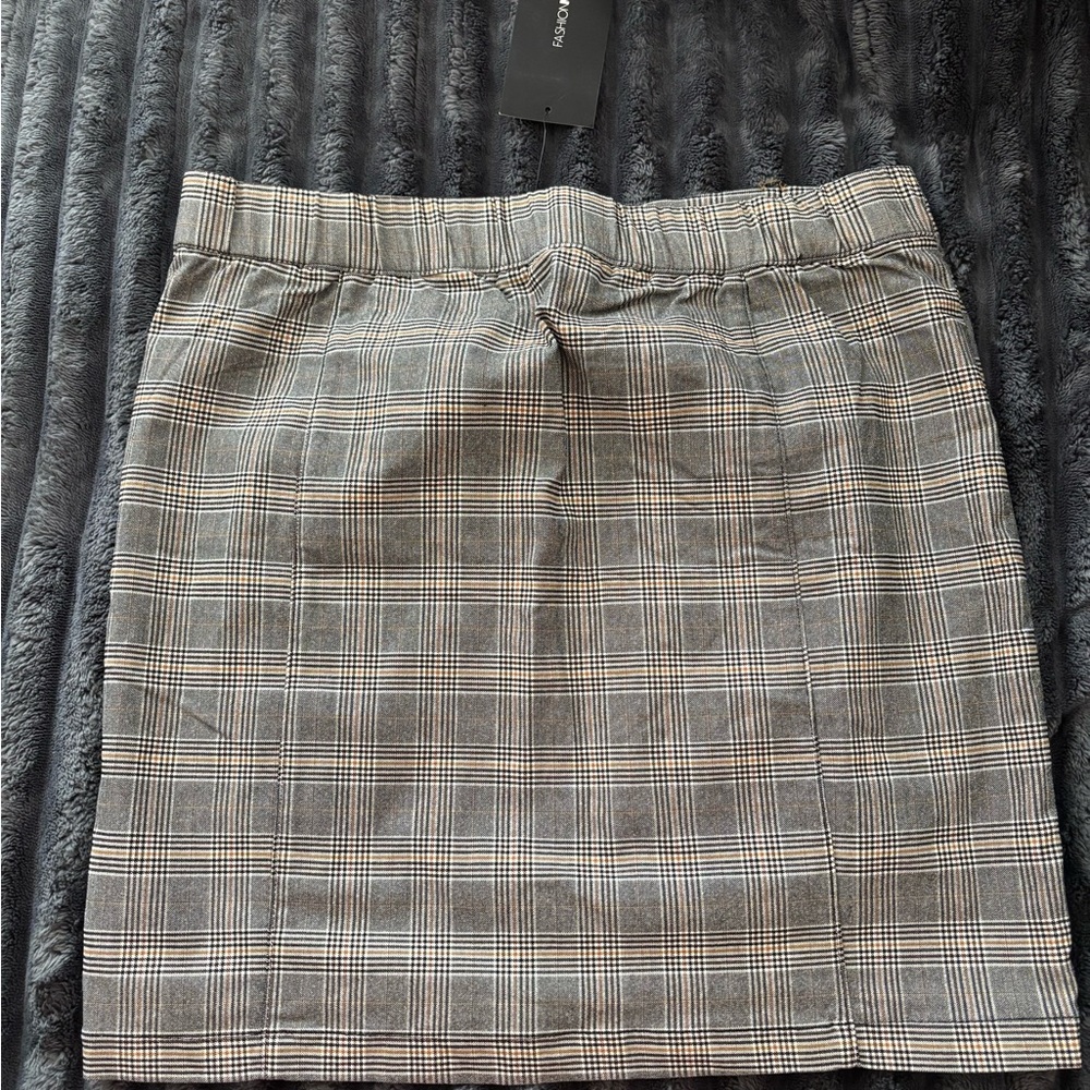 Fashion Nova Plaid Pencil Skirt - Black and White - Picture 2 of 3